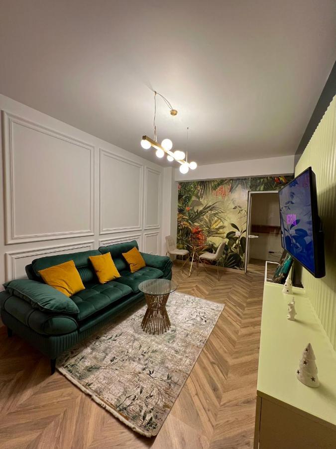 Nivas Apartments-Palace Of Culture Яш Екстериор снимка